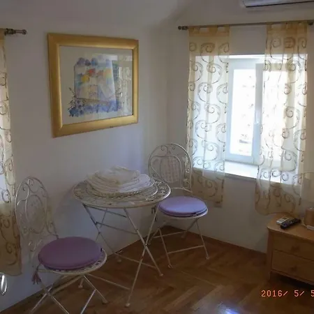 Apartment Vacation Delphina *